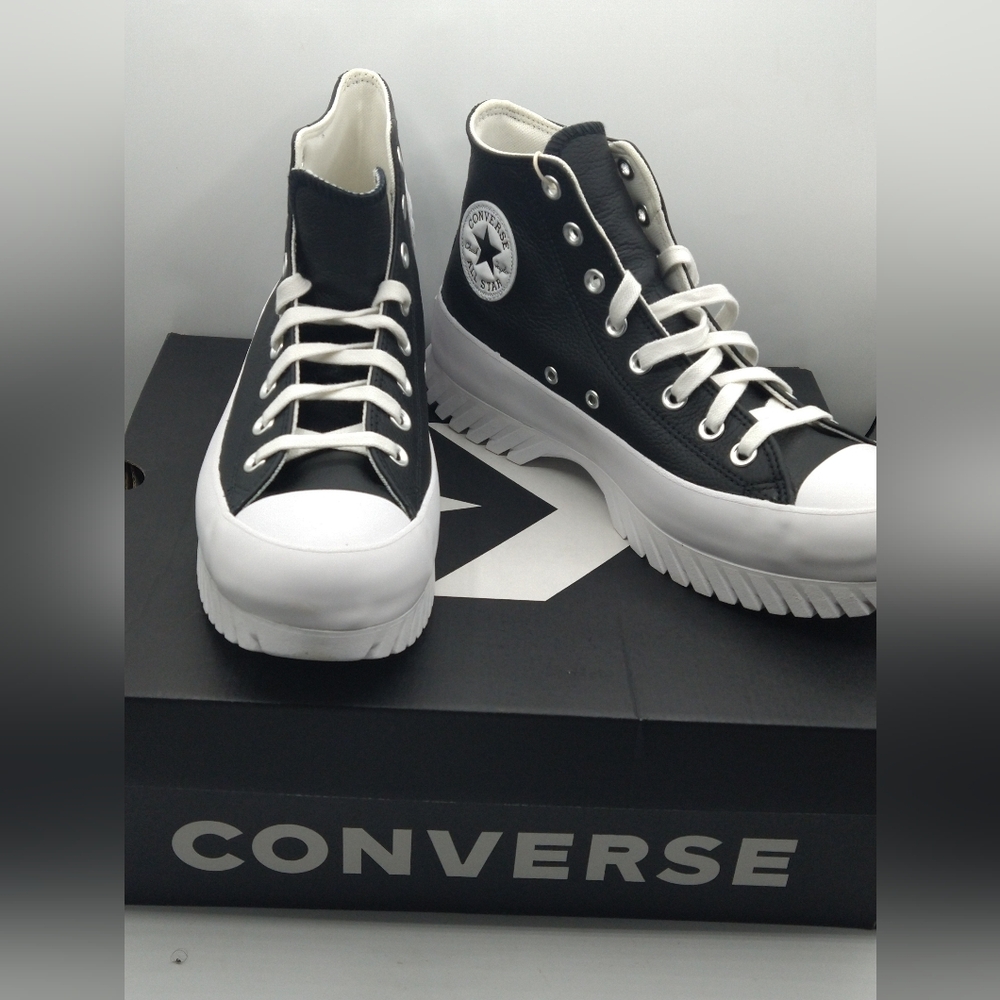Converse Chuck Taylor All Star Lugged 2.0 Leather Black/White - Picture 2 of 5